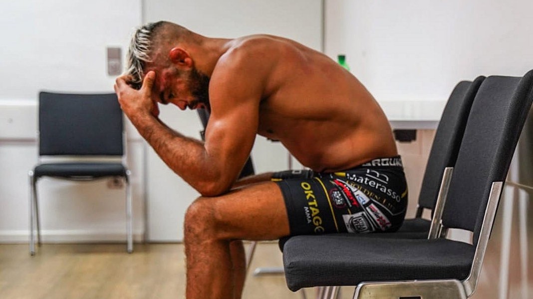 Buchingera v zápase s Keitou zradila hlava i tělo, teď je na řadě operace a pak by rád odvetu