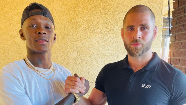 Adesanya, Volkanovski a Hooker předvídají, jak bude vypadat zápas Procházky s Rakićem