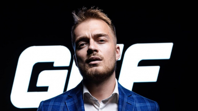 YouTuber Vláďa Kadlec se chopil role promotéra organizace GCF. Vémola má vrátit pás šampiona