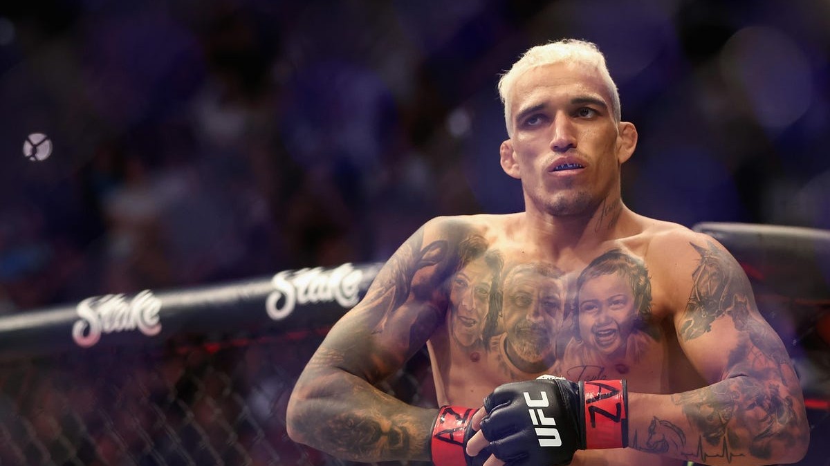 „Klidně začnu ze země z guardu,“ prohlásil Oliveira, Makhachevova wrestlingu se vůbec nebojí