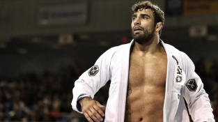 Úspěšný jiu-jitsu zápasník přišel v Brazílii o život kvůli láhvi alkoholu, zastřelit ho měl policista mimo službu