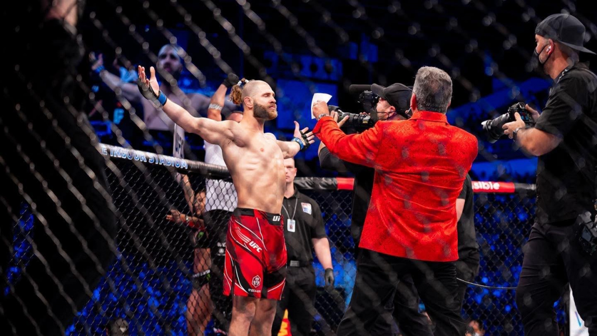 Děkujeme MMA bohové! Jak reagují zahraniční fanoušci na bitvu Procházky s Pereirou?