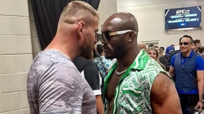 Usman myslí útok na titul v polotíze vážně a dal by mu přednost před Chimaevem. Nežertuju, vzkazuje pochybovačům