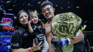 Tohle by v UFC neprošlo! Lee zničil šampiona technikou, která je ve většině organizací zakázaná