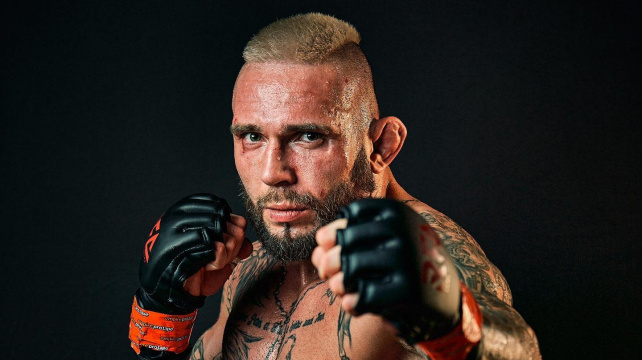 Miroslav Brož si urval biceps i na druhé ruce a přišel o zápas v KSW. Operaci ale odmítá