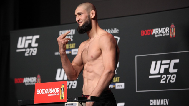 Škatulata, hejbejte se! Kvůli Chimaeově selhání muselo UFC na poslední chvíli předělat zápasy