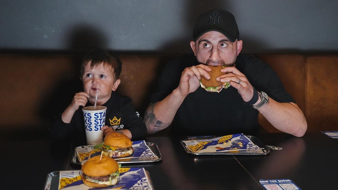 Lidé o mně budou pochybovat, ale já cítím, že ho ukončím, říká Volkanovski před soubojem s Makhachevem