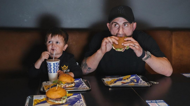 Lidé o mně budou pochybovat, ale já cítím, že ho ukončím, říká Volkanovski před soubojem s Makhachevem