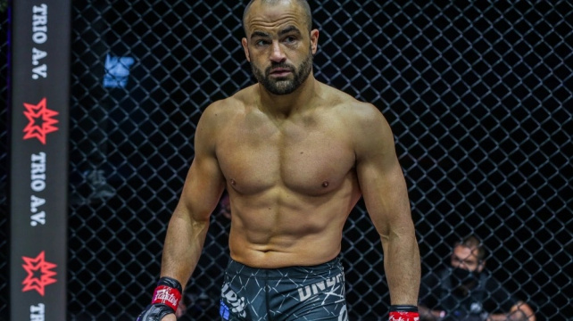 Eddie Alvarez by chtěl zpět do UFC, aby mohl uzavřít trilogii s Chandlerem, má to ale háček