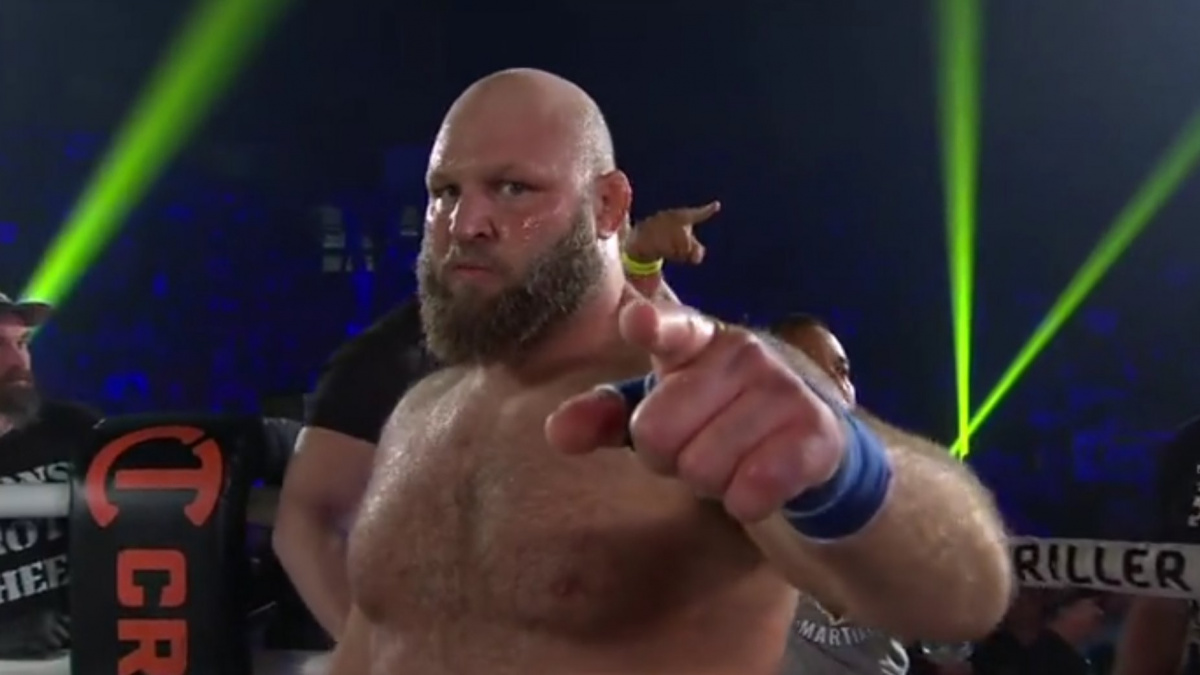 132kilový Ben Rothwell si odbyl premiéru v boxu bez rukavic. Soupeř vydržel jen 19 vteřin!