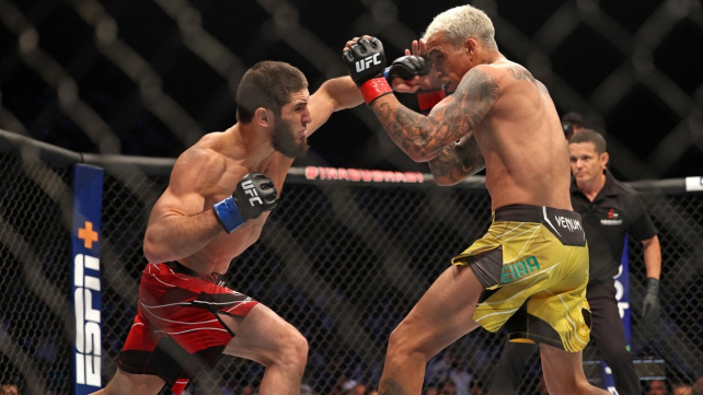 Odveta Makhacheva s Oliveirou nejspíš bude, v lednu se ale nedočkáme