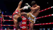Saenchai a jeho pověstný cartwheel kick