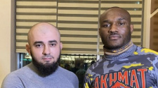 Kamaru Usman do Čečenska za Kadyrovem jezdí opakovaně