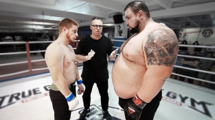 Co čekali? 220kilový ruský strongman zničil během chvíle mnohem lehčího MMA bojovníka