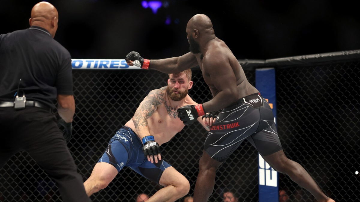 Totální smršť! Surinamský obr Rozenstruik smetl Američana TKO za 23 vteřin