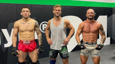 Max Handanagić, trenér Lukáš Blažek a Martin Pipek v poděbradské tělocvičně GYM 24