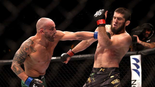 Reakce fighterů na epickou bitvu šampionů Makhacheva a Volkanovskiho