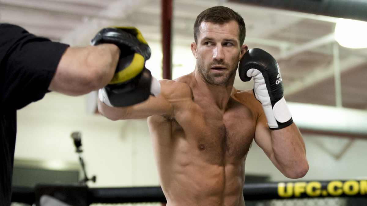 Bojové karate zlákalo exšampiona UFC, dá si v něm zápas s elitním kickboxerem