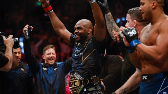 Reakce bojovníků na vítězství Jona Jonese