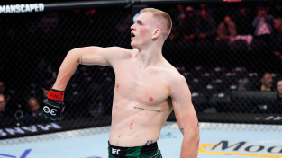 Muž si počkal na UFC bojovníka na parkovišti, aby ho vyzval na souboj. Mladý fighter ale naštěstí zachoval klid