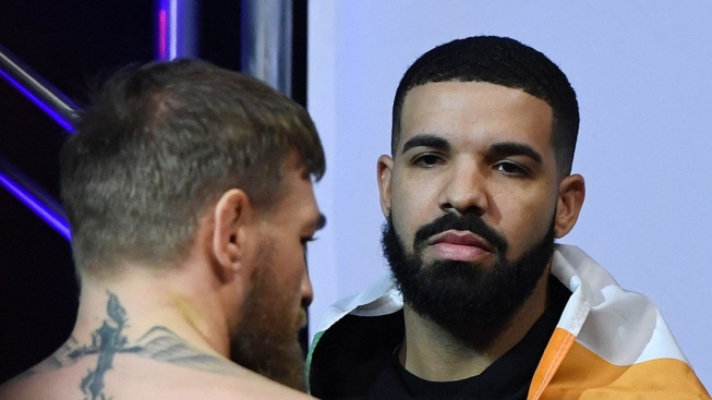Kletba rappera Drakea prolomena, sázka na Jona Jonese mu vynesla miliony