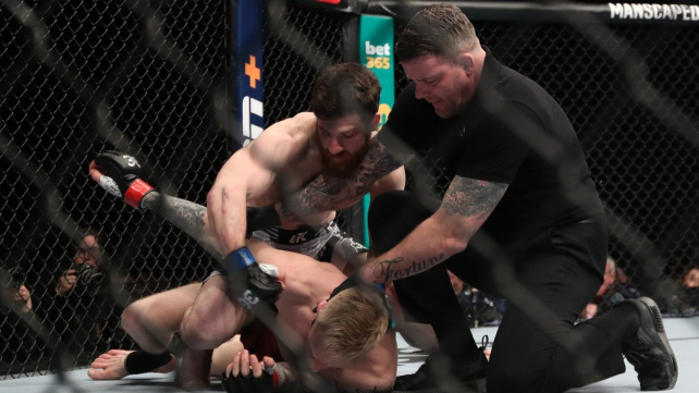 Soudobý izraelský David skolil o hlavu a půl vyššího Goliáše