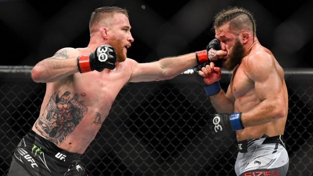 Gaethje s Fizievem předvedli souboj plný divokých přestřelek a oba dostali bonus za zápas večera