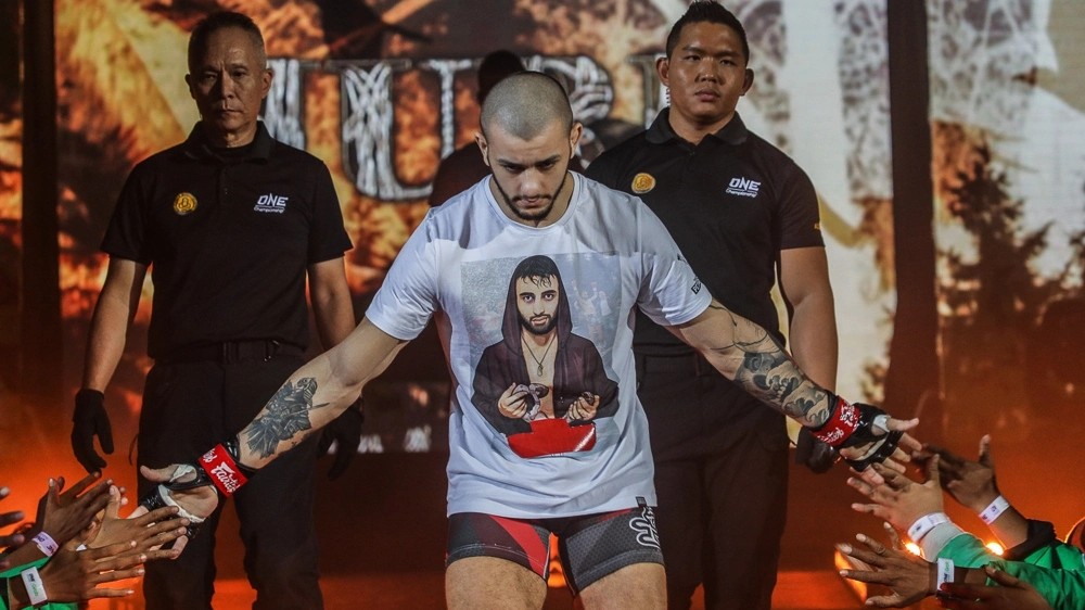 Organizace ONE Championship vyvěsila černé prapory, jeden z jejích elitních bojovníků tragicky zahynul