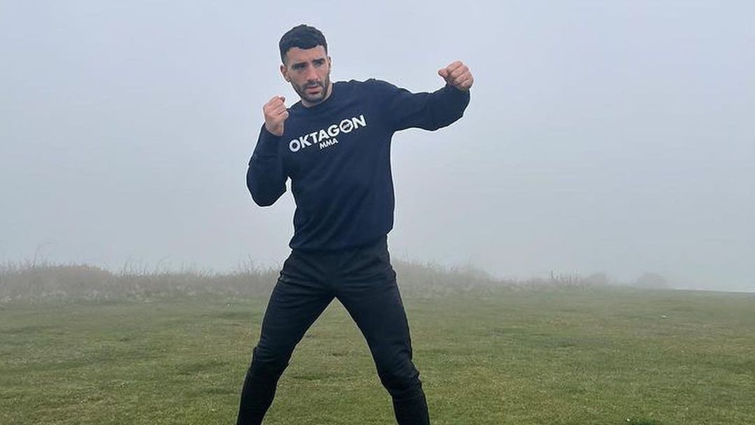 Sedm ukončení v prvním kole. Při mých zápasech raději nemrkejte, řiká nová posila Oktagonu Liam Etebar