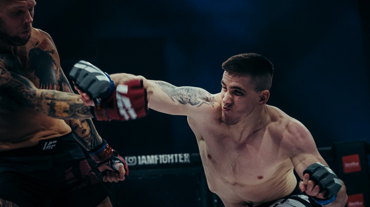 Zápas o titul střední váhy RFA přinese střet zkušeností s mladou dravostí