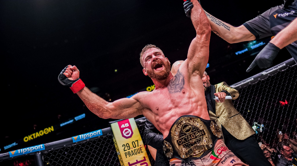 Šampion Patrik Kincl bude bojovat na fotbalovém stadionu v Německu. Kdo bude jeho vyzyvatelem?