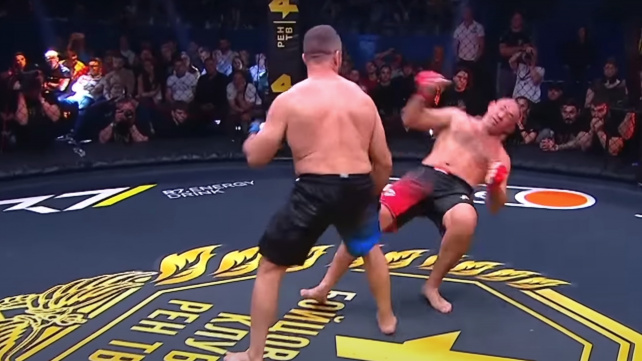 Střet dvou veteránů UFC skončil brutálním knockoutem, britský silák ruského škrtiče totálně vypnul