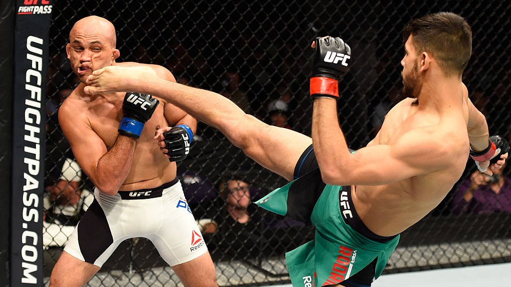 Je to génius! Komentátor Joe Rogan pěje chválu na neortodoxního mexického kopáče