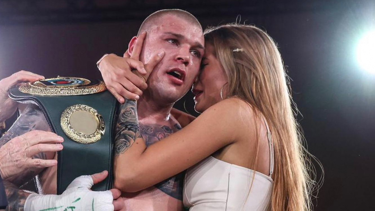 V českém boxu padaly bomby, po desetikolové bitvě s Pejsarem si šampionský pás připnul Lukáš Fajk