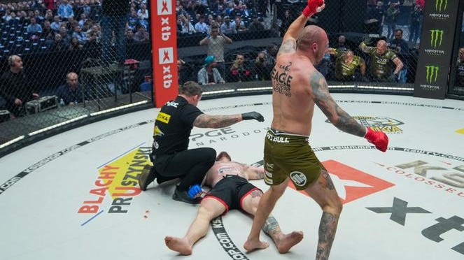 Nevídané KO! Polák Głowacki vypnul soupeře ze spodní pozice