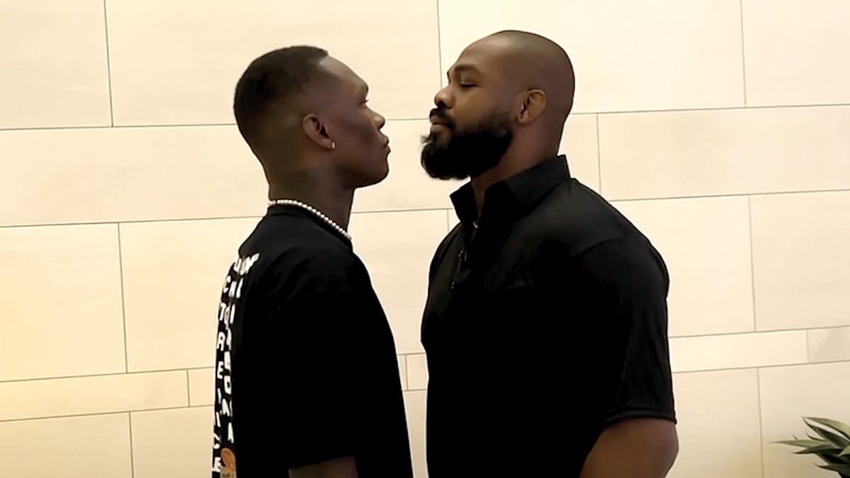 Na sociálních sítích byli nepřátelé. Tváří v tvář jsou ale Jon Jones i Israel Adesanya najednou velcí kámoši