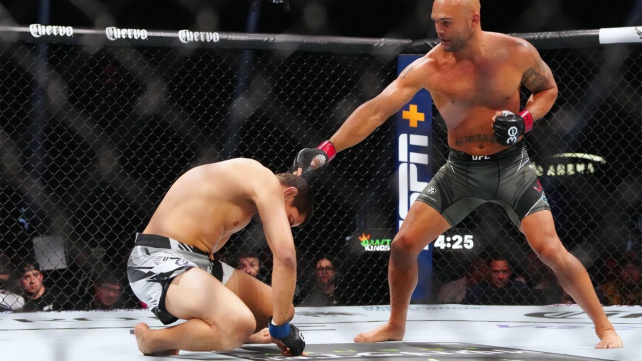 Lepší odchod do důchodu si ani nemohl přát, Robbie Lawler se rozloučil expresním KO