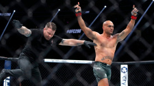 Robbie Lawler zakončil kariéru parádním KO