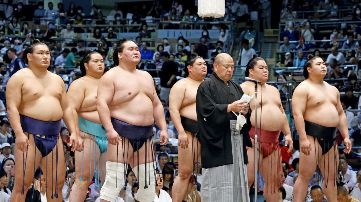 Turnaj sumó v Nagoje přinesl nečekané drama a spoustu příběhů