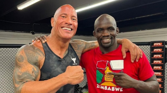 Slavný „Rock“ daroval africkému MMA bojovníkovi dům v Miami. Jeho příběh je jako z hollywoodského filmu