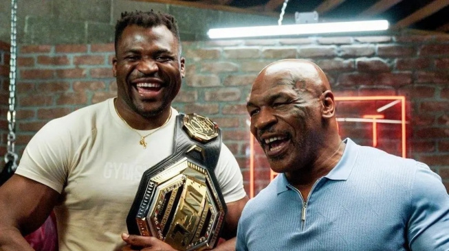 Mike Tyson pomáhá Ngannouovi v přípravě na boxerský zápas s Furym