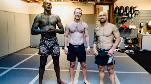 Zakladatel Facebooku si chtěl dát MMA zápas, na tréninku se ale zranil a musel na operaci