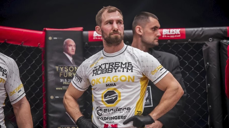 Youtubeři a blbečci do klece nepatří, říká André Reinders. Být bojovníkem je podle něj privilegium