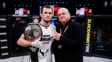 Usman Nurmagomedov a šéf Bellatoru Scott Coker