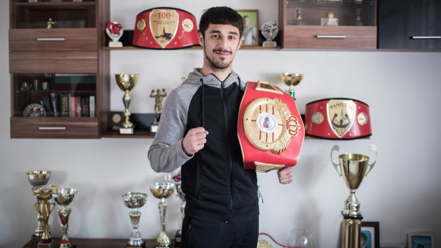 I takhle vypadá rasismus, boxerského reprezentanta odmítli na Slovensku obsloužit v baru