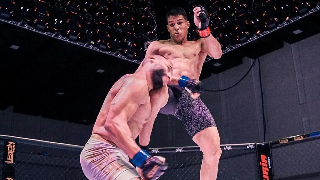 Takové KO se jen tak nevidí, Venezuelan vypnul soupeře skvěle načasovaným kolenem