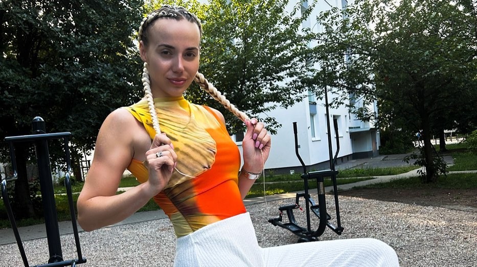 U starosty lobbovala za zákaz kontroverzního freak fightu, pár dní nato chce sama do klece