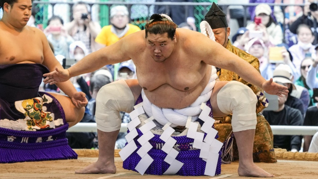 Blíží se poslední letošní turnaj v sumó, dočkáme se nového jokozuny?