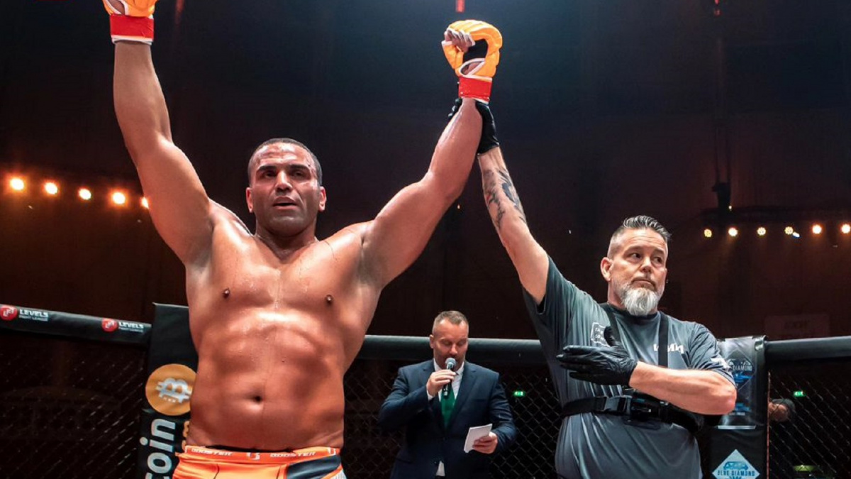 Nejsem potrava, hlásí podceňovaný íránský těžkotonážník, který v sobotu vyzve šampiona IAF Orlova