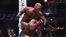 Derek Brunson debut v PFL vyhrál